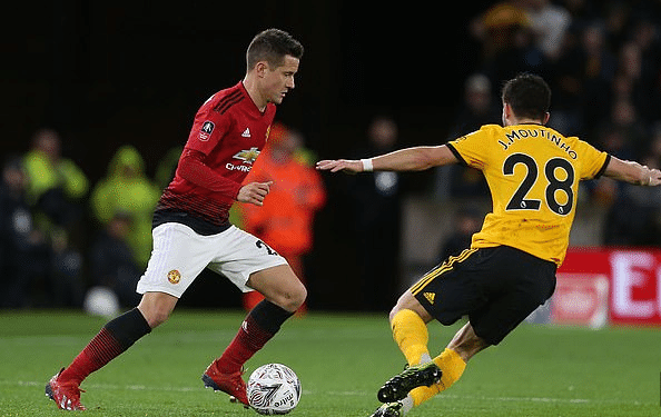 几站中曾凭 几站中曾凭